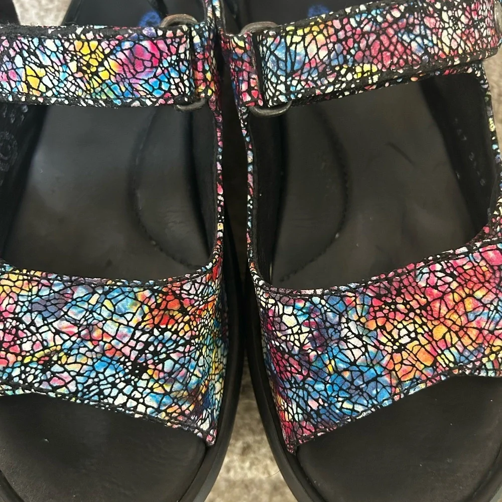 Wolky Rio Red Platform Sandal. Wearable Art. Sz 37/6.5 Comfort shoe. Colorful - Picture 10 of 10